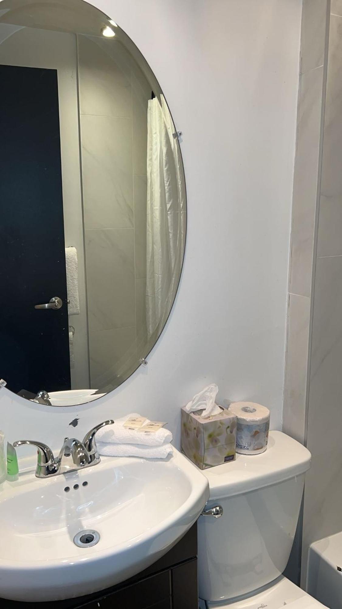 Newstar Hotel Montreal